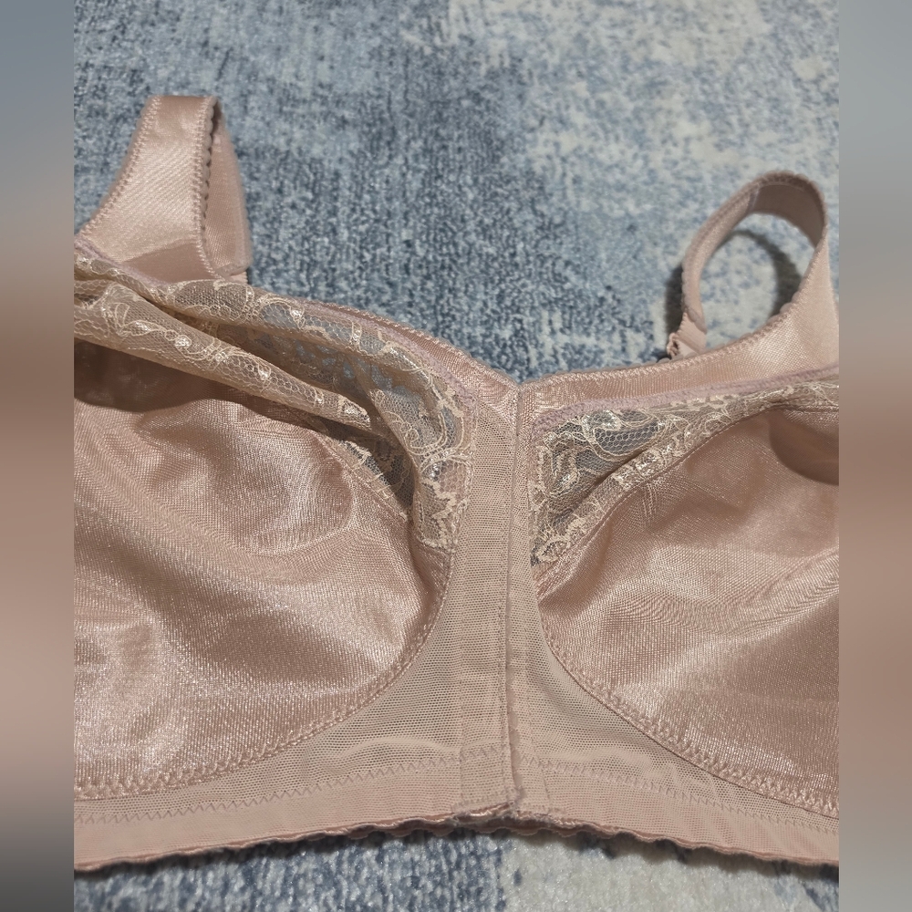 GLAMORISE Comfort Lace Front-Close Full-Coverage Women's Bra in Nude. Size 52DD. - Picture 6 of 11